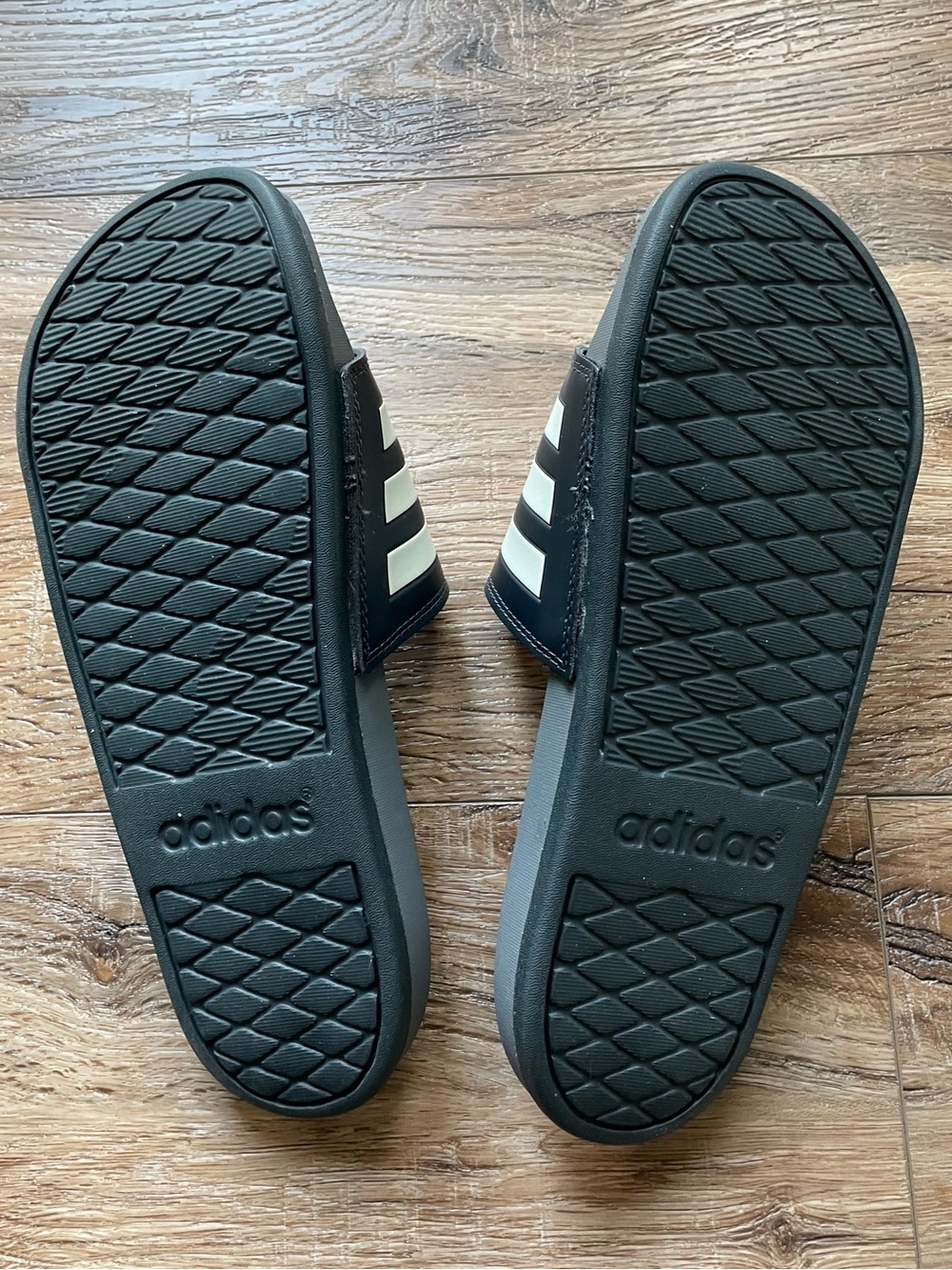 Adidas Adilette Comfort Slides - Men's 7 / Women's 8 - Picture 2 of 5